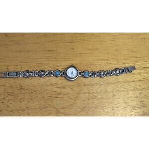 No Boundaries Women's Blue & Silver Toned Bracelet Band Wristwatch1
